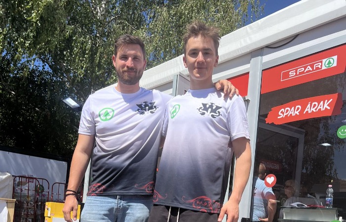Fesztiválüzletet nyitott a Spar a Művészetek Völgyében, Trunk Tomi tervezte a dolgozók ruháját