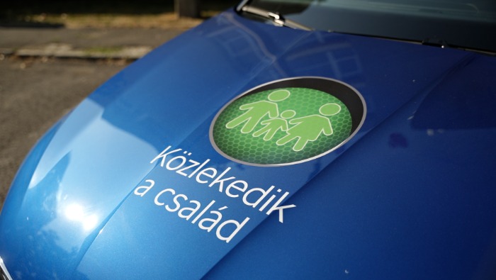 Idén is Közlekedik a család