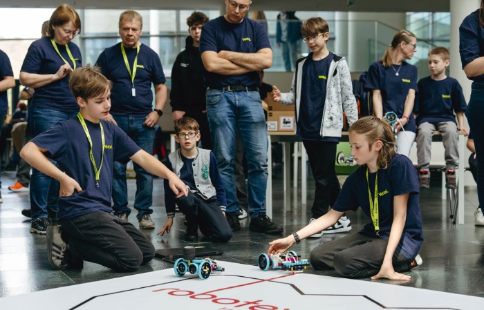 Minden eddiginél több robotkészletre pályázhatnak az iskolák a Yettel jóvoltából