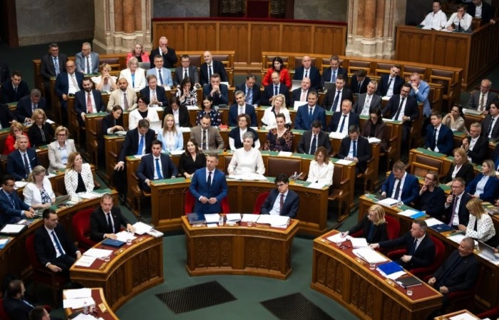A parlament elfogadta az új médiatörvényt