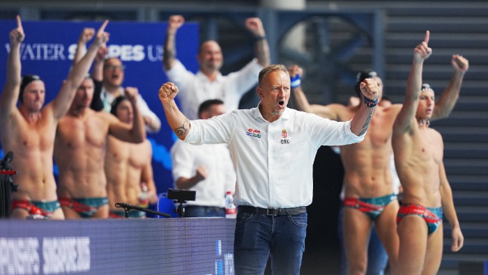 Az E.ON és az AI is szurkolt a magyar vízilabdázóknak