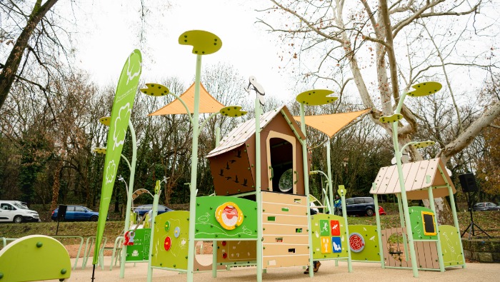 Tatán nyílt meg a 38. befogadó játszótér