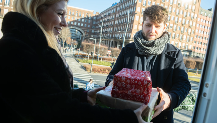 Több száz gyerek kapja meg a Mikulástrolin összegyűjtött ajándékokat