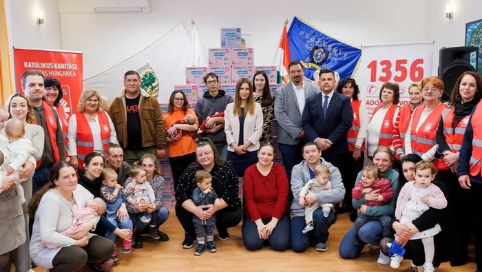 Idén is folytatódik a dm Együtt a babákért programja  