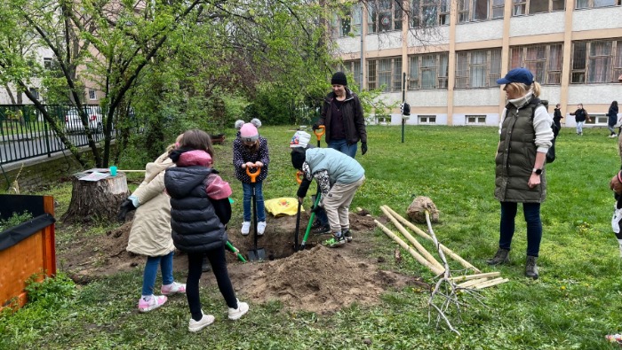 A Direct One közösségi faültetéssel ünnepelte a Föld napját
