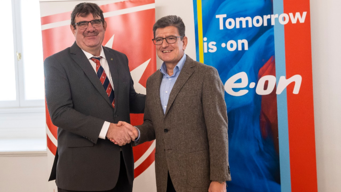 25 milliós támogatással segíti rászoruló családok fűtését az E.ON