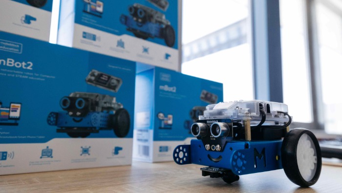 Újabb iskolákba viszi el a robotkorszakot a Knorr-Bremse Budapest