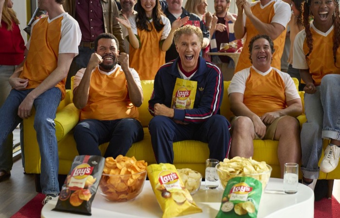 David Beckham és Will Ferrell felpattant a chipskamionra: itt a Lays focivébé reklámja!
