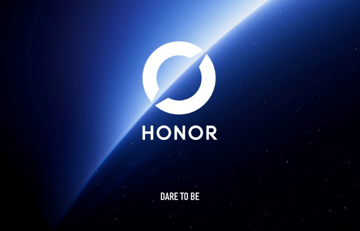 Arculatot váltott a HONOR