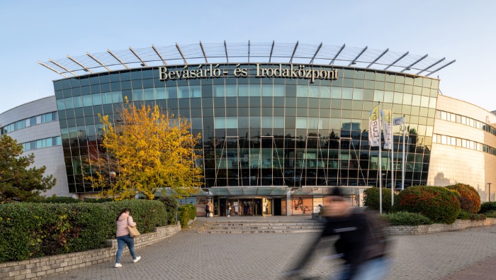 A KNK-val erősít a Lurdy Ház