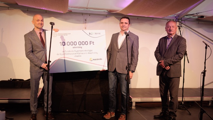 Az MBH Bank 10 millióval segíti a pécsi gyermek-onkológiai osztályt