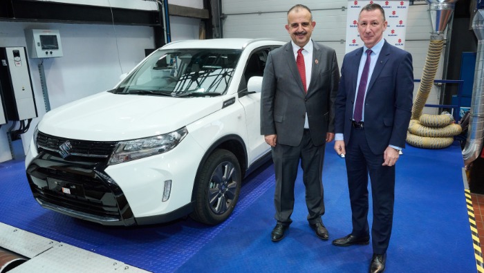 A Magyar Suzuki gépjármű adománnyal támogatja a mérnökképzést