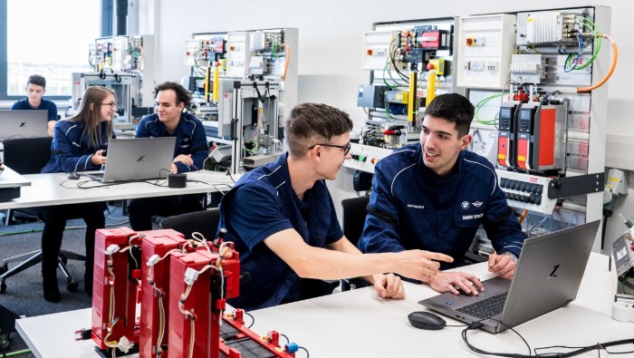 Újabb száz diák csatlakozik a BMW Szakképzési Programjához