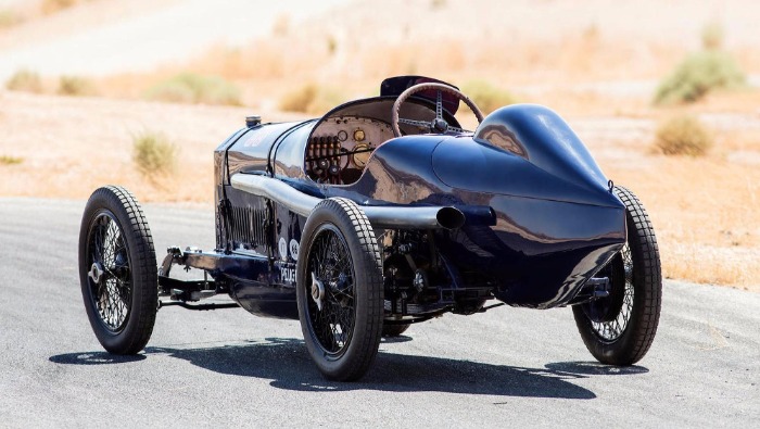 Amikor sarlatánok hajszolták a sebességet 