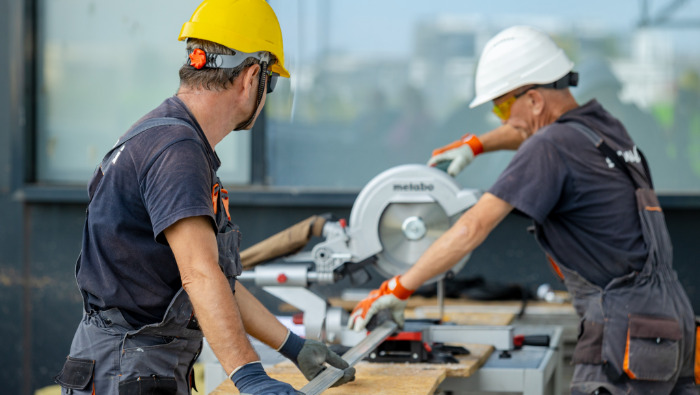 Mire vágynak a kékgalléros munkavállalók?