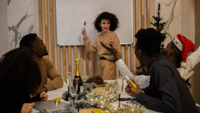 Így ösztönözhetik a vezetők a munkavállalókat az év végén