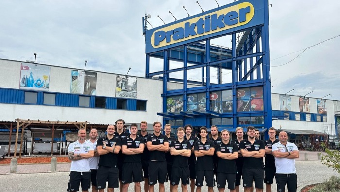 Szolnoki vízilabdacsapatot támogat a Praktiker