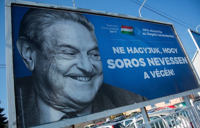 A kormány betiltja az épületekre helyezett óriásplakátokat