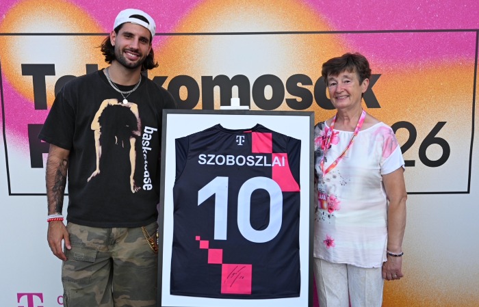 Szoboszlai-mezt kínál licitre a Telekom, a pénz jótékony célokra megy