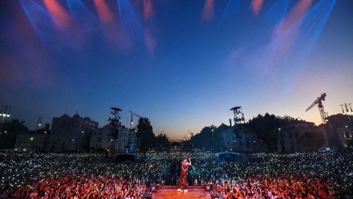 Több mint hetvenezren a Hősök terén – ilyen volt a Szuperkoncert