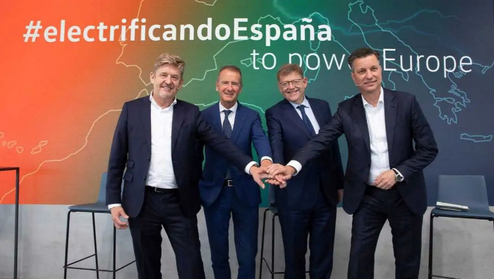 A villamosítást támogatja a Volkswagen és a SEAT