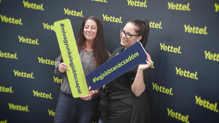 Yettel: mi a közös az anyai és vezetői készségekben?