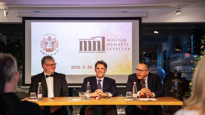 Feltárulnak a múlt kincsei