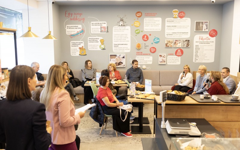 Mesével és kreatívitással a beteg gyermekek gyógyulásáért sajtóesemény_fotó2